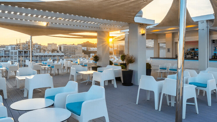 Hotel Las Arenas Affiliated by Meliá